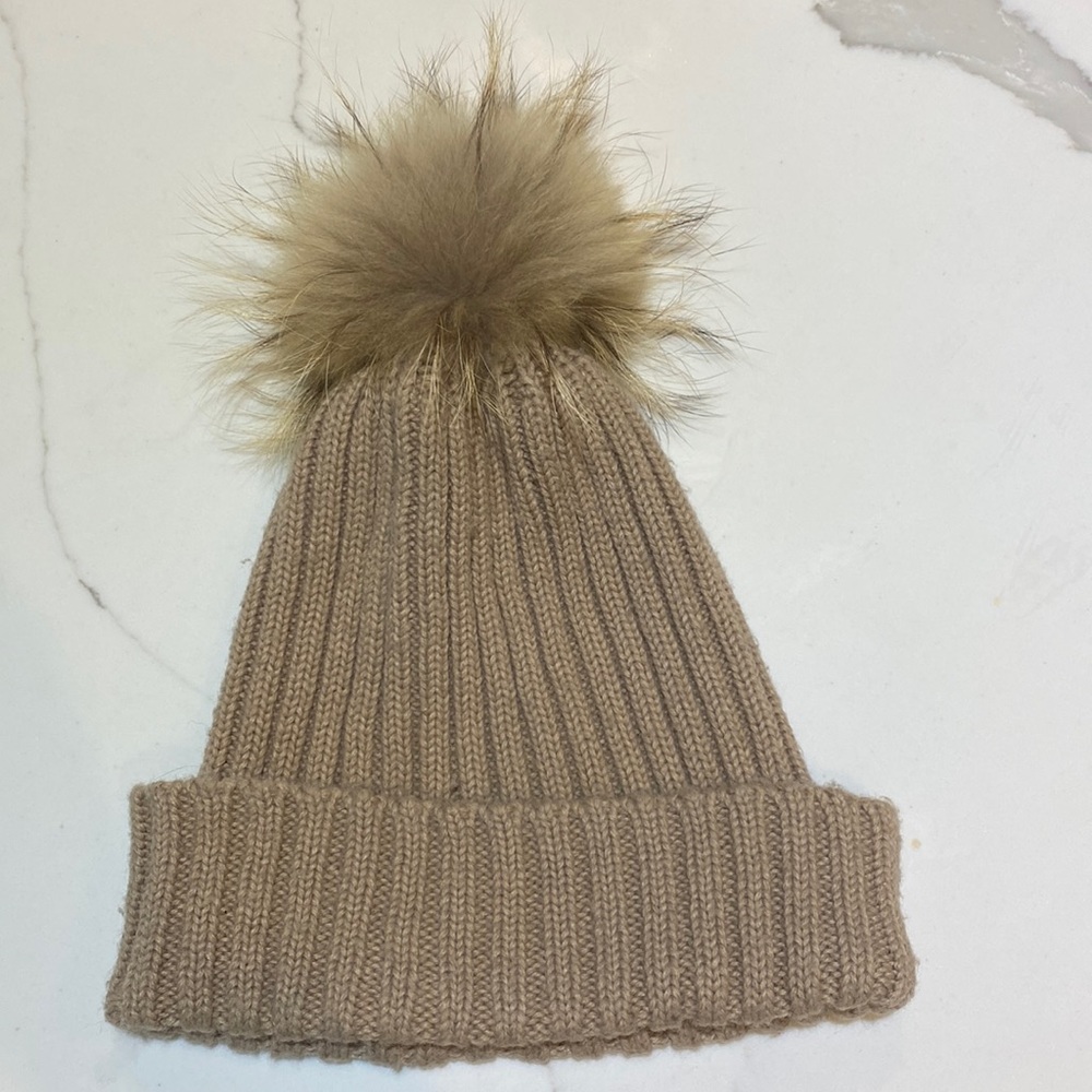 Winter hat with real fur Pom Pom